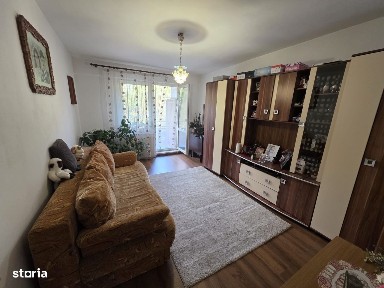 Apartament cu 2 camere cu balcon situat pe str Cutezantei.