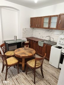 Apartament 2 camere in vila curte interioara