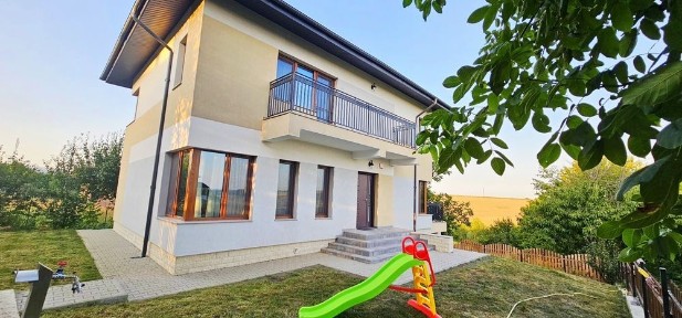 PF Casa INTABULATA Dorobant - D+P+E, 8km de Tg Cucu