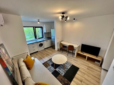 Inchiriez apartament cu o camera, garsoniera de lux cu loc de parcare