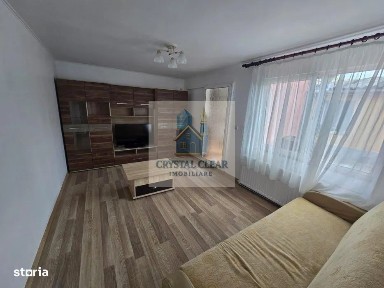Casă cu 4 camere în curte comună - zona Dâmbu Pietros/Tudor