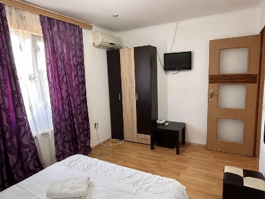 Pensiune Vama Veche: 17 camere + magazin + apartament