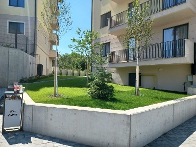 Apartament cu 2 camere spațiu pentru locuință sau activ. profesionala