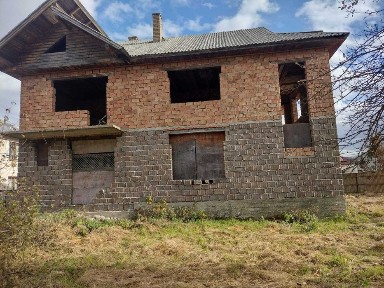 Case cu teren de vanzare in Viseu de Sus