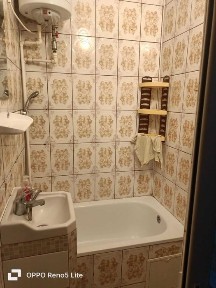 Vand garsoniera cu balcon autorizat