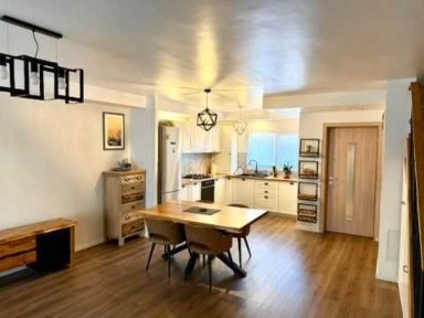 Vila de vanzare in Complexul COSMOPOLIS - utilata si mobilata