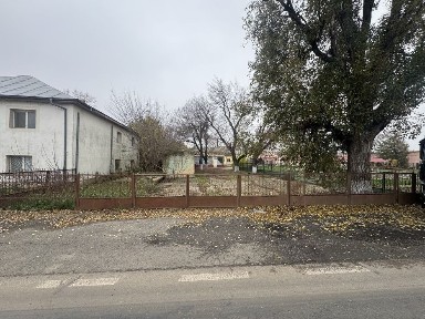 Case de vanzare+complex comercial