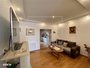 Ap.5 camere, in vila, curte proprie - zona Calea Dumbravi