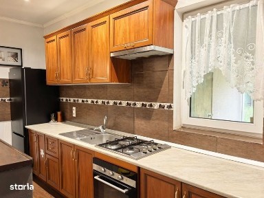 INCHIRIEZ casa Gradiste