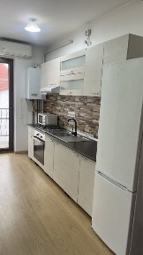 Inchiriez ap 2 camere Tudor-Dacia cu parcare in curte privata