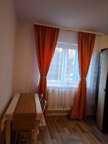 garsoniera renovata de inchiriat