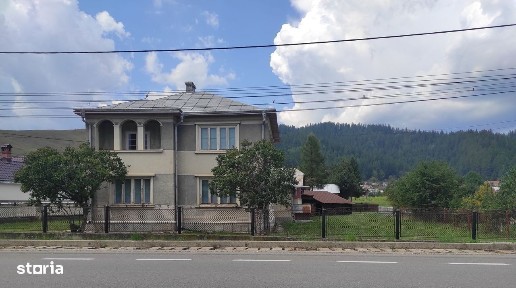 Casă cu anexe de vânzare în comuna Vama, jud. Suceava