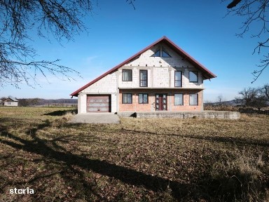 Casa individuala, 1800mp teren, zona Mitocu Dragomirnei, Suceava