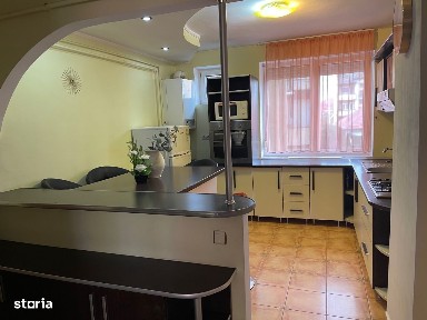 Chirie apartament 3 camere. et. 1, Zona Centrala