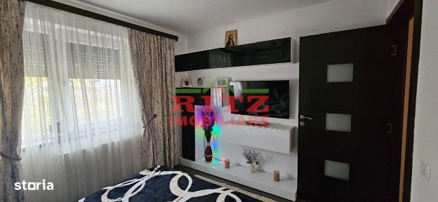 APARTAMENT 3 CAMERE!