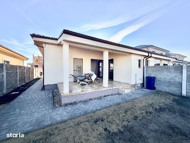 Duplex cu 3 camere - teren 381 mp - utilitati complete - Mosnita