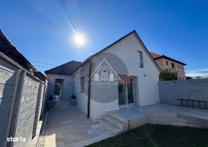 Casă de 3 camere, Medias