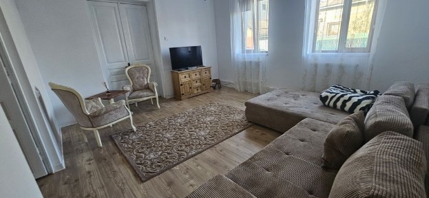 De inchiriat casa la pret de apartament!