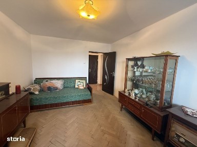 Apartament 3 camere, decomandat, 70.4 mp, Calea Bucuresti, Zona Instit