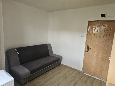 Inchiriez Garsoniera Mica