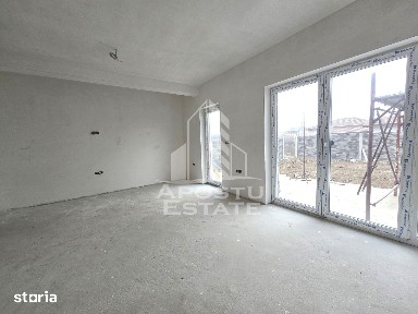 Jumatate de duplex de vanzare, Parter + Etaj, 5 camere si 2 bai, Sag