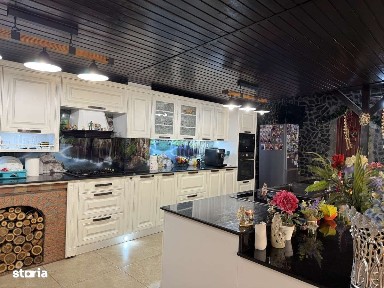 Casă cu 6 camere de vânzare în sat Urleasca