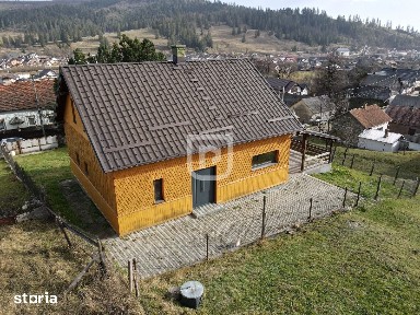 Casa cu 3 dormitoare, 4920 mp si pardoseala Gura Humorului