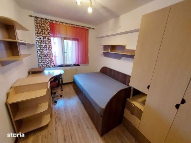 De inchiriat apartament 3 camere