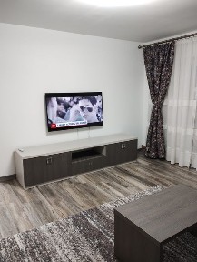 INCHIRIEZ Apartament in spate la magazin VICTORIA