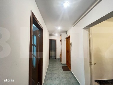 Vanzare apartament de 3 camere, etaj 3, decomandat zona Primaverii