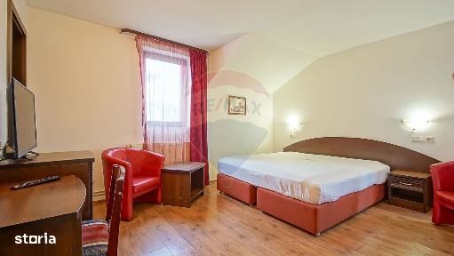 Casă / Vilă cu 12 camere de vânzare în zona Astra