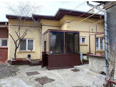 Casă cochetă, ideală pentru un stil de viață liniștit și accesibil