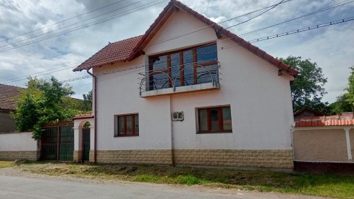Vând casa la Harseni, Brașov