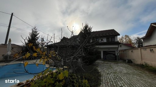 Vila deosebita cu piscina si teren generos Buftea zona exclusivista