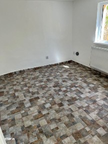 Casa 2 camere, de locuit sau ca birou, zona Rovine