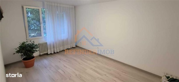 Apartament de vanzare cu 2 camere, zona Titan