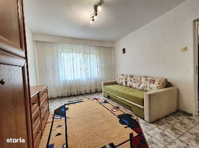 Apartament cu 3 camere, decomandat, zona Eden