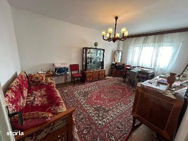 De vanzare 3 camere fix pe Bd Roman Musat, etaj 1, 61.500 euro