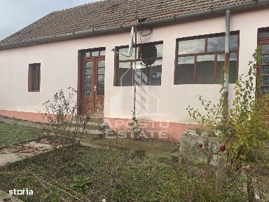 Casa veche cu teren de 2518 mp
