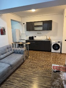 INCHIRIEZ APARTAMENT 2 camere pe termen lung.Aproape deVIVO&KAUFLAND