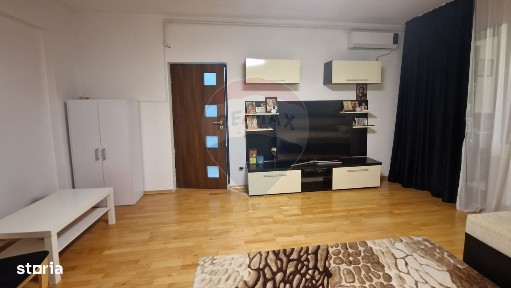 Apartament mobilat, utilat cu 2 camere de vânzare în Cartierul Latin
