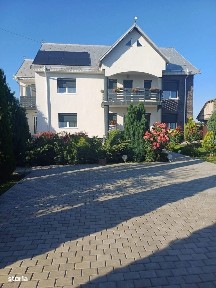 De vanzare casa din caramida,mobilata și utilata suprafata 1.000mp