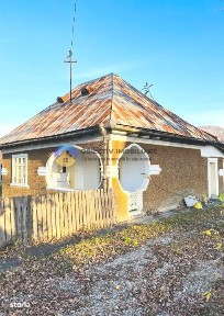 Casa PANGĂRAȚI la DN 15 cu vedere spre raul BISTRIȚA