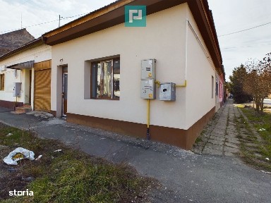 Apartament pasiv la casă de vânzare zona Pârneava
