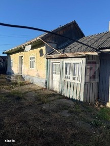 Casa batraneasca, 50 mp si teren intravilan 4900 mp, Udesti