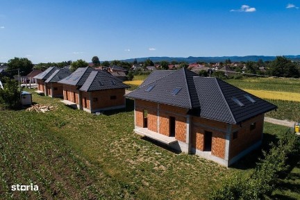 Case de vânzare Horodnic de Sus zona centru