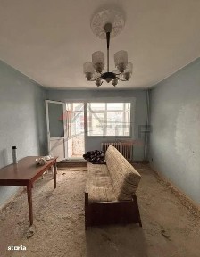 Vanzare apartament 2 camere - Podul de Piatra etaj intermediar