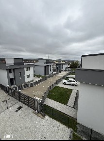 Casă de închiriat 4 camere, 3 băi, zona OK Shoping Center