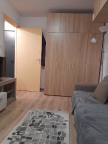 Proprietar închiriez garsoniera