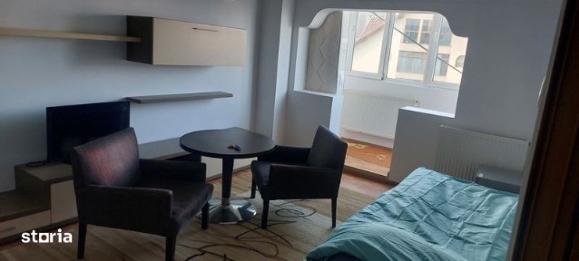 Vand apartament 3 camere etaj 2.